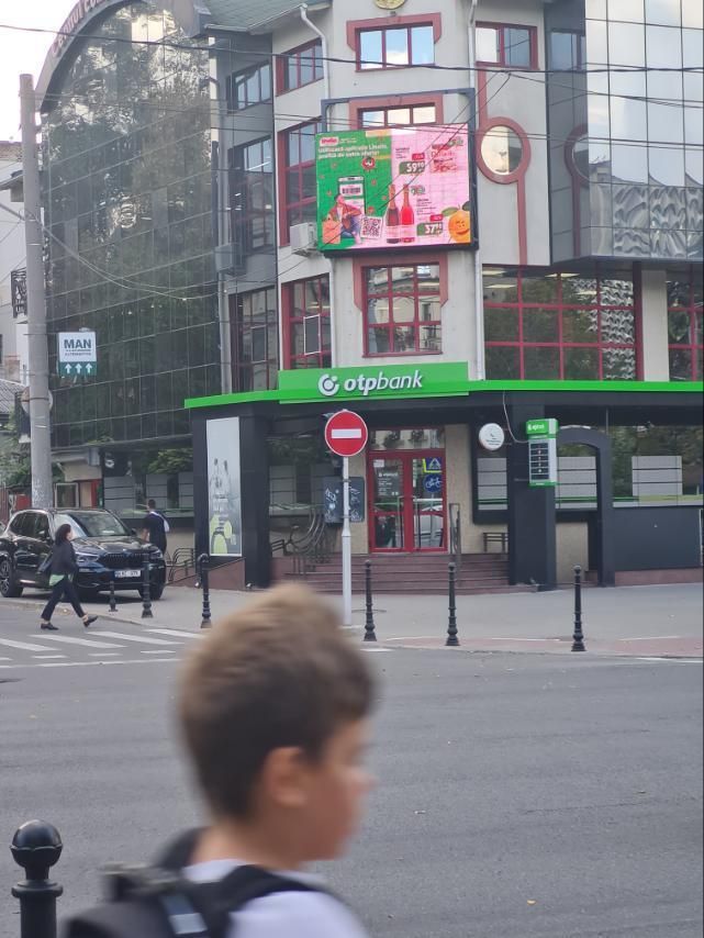 LED publicitar, Chisinau/BD.STEFAN CEL MARE/STR.PETRU MOVILA